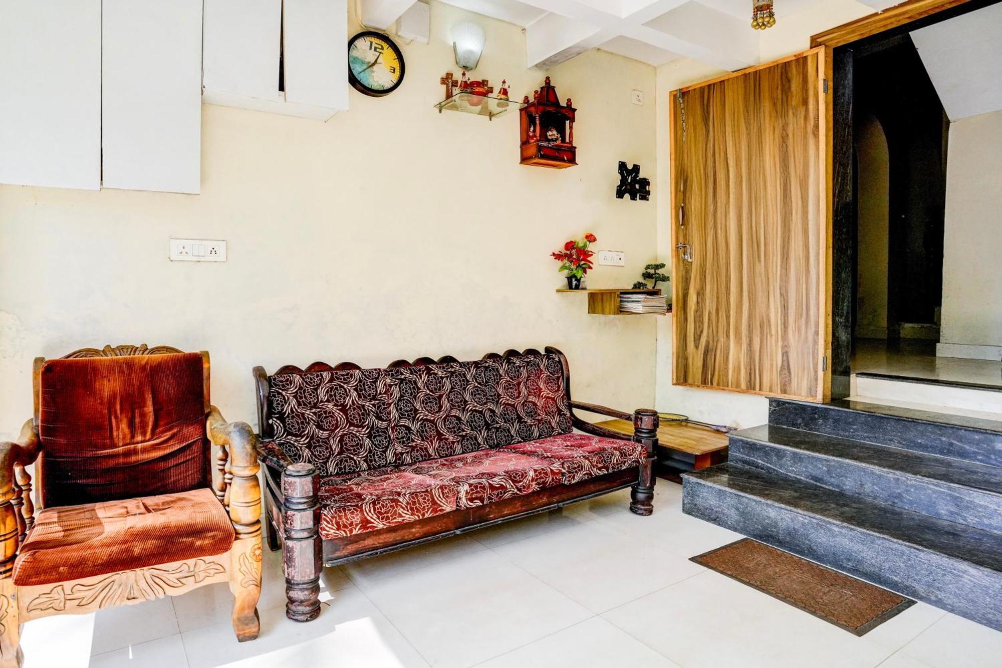 Oyo Flagship Triple Beach Guest House Benaulim Bagian luar foto