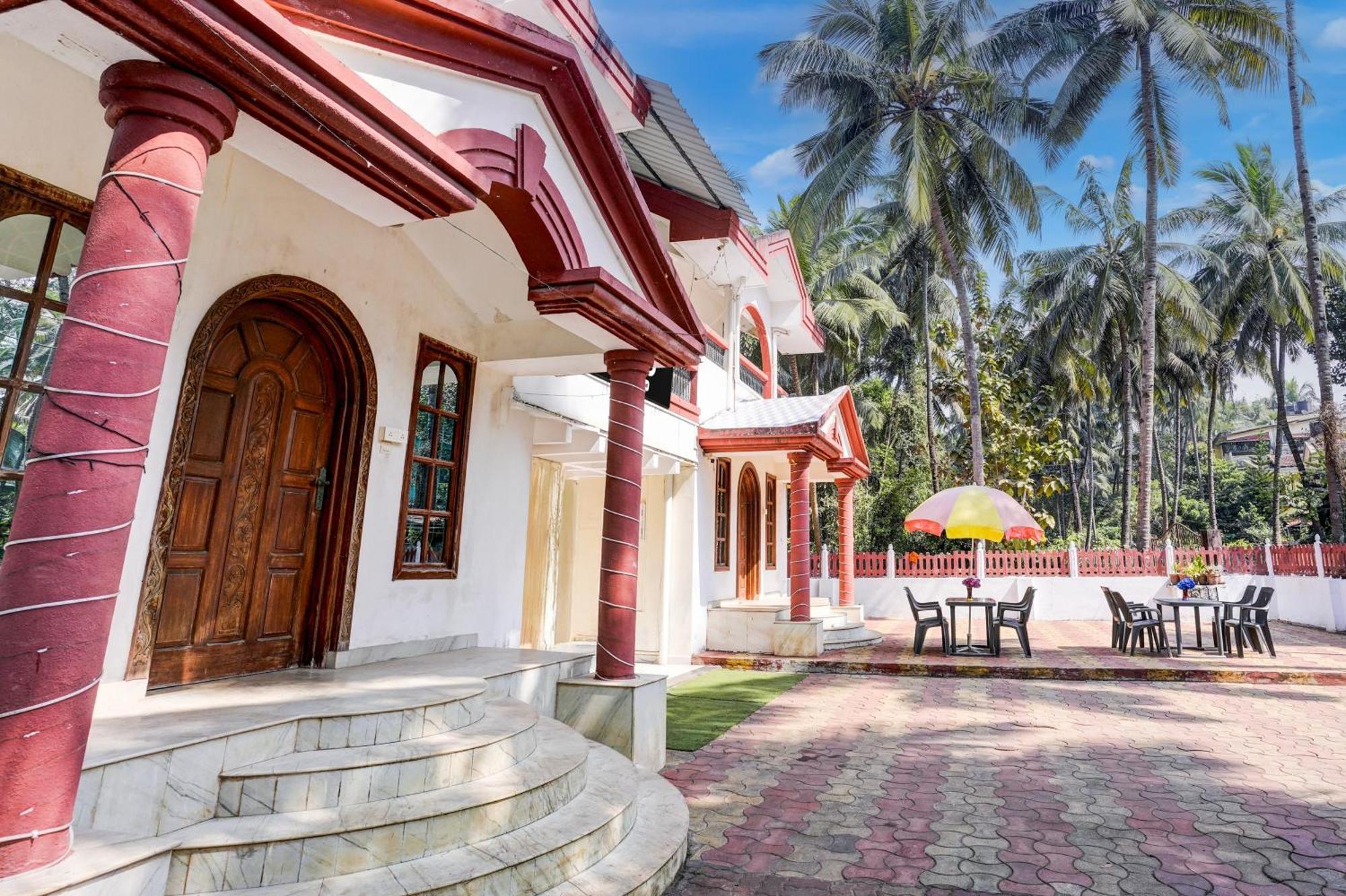 Oyo Flagship Triple Beach Guest House Benaulim Bagian luar foto