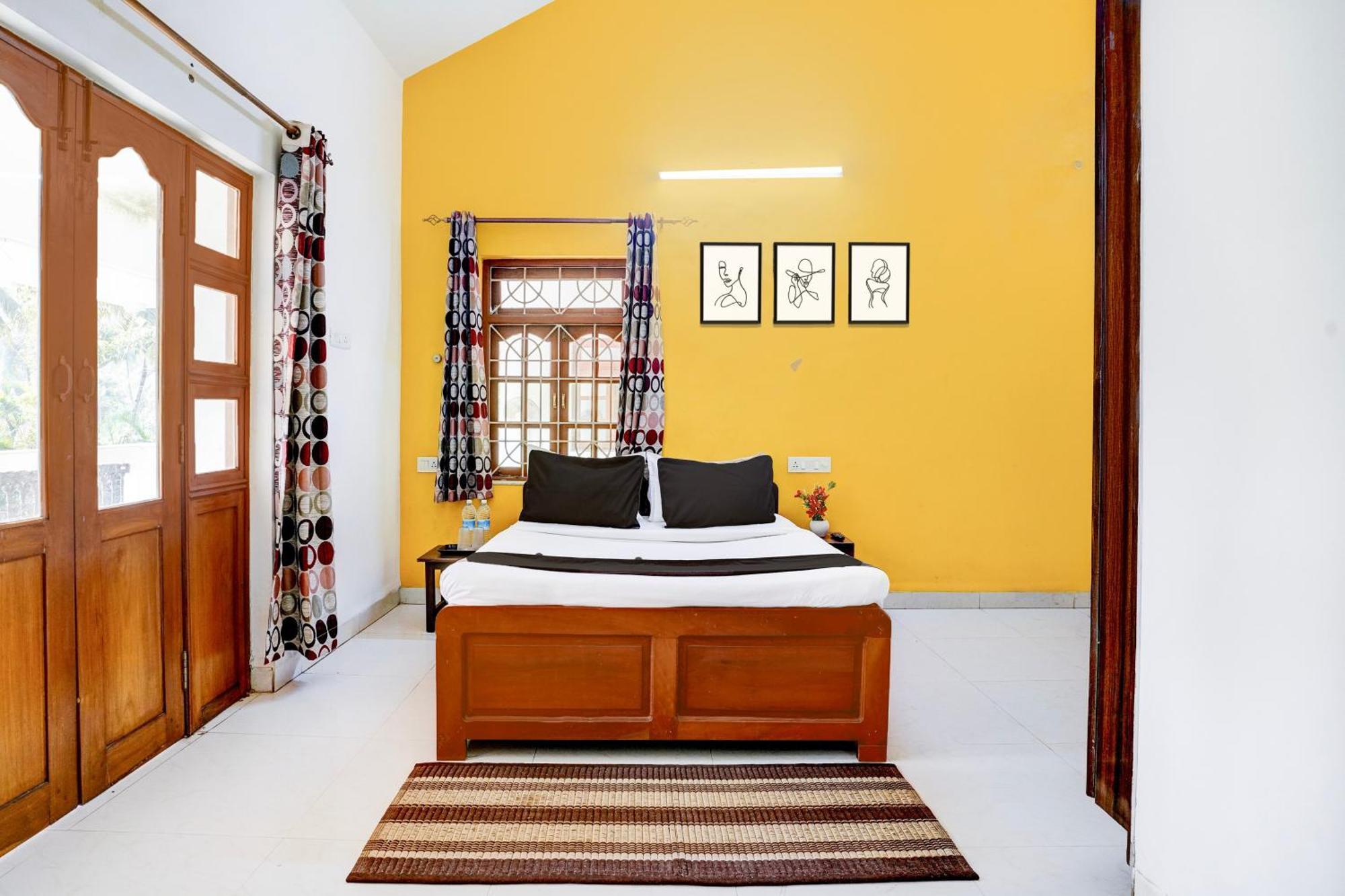 Oyo Flagship Triple Beach Guest House Benaulim Bagian luar foto