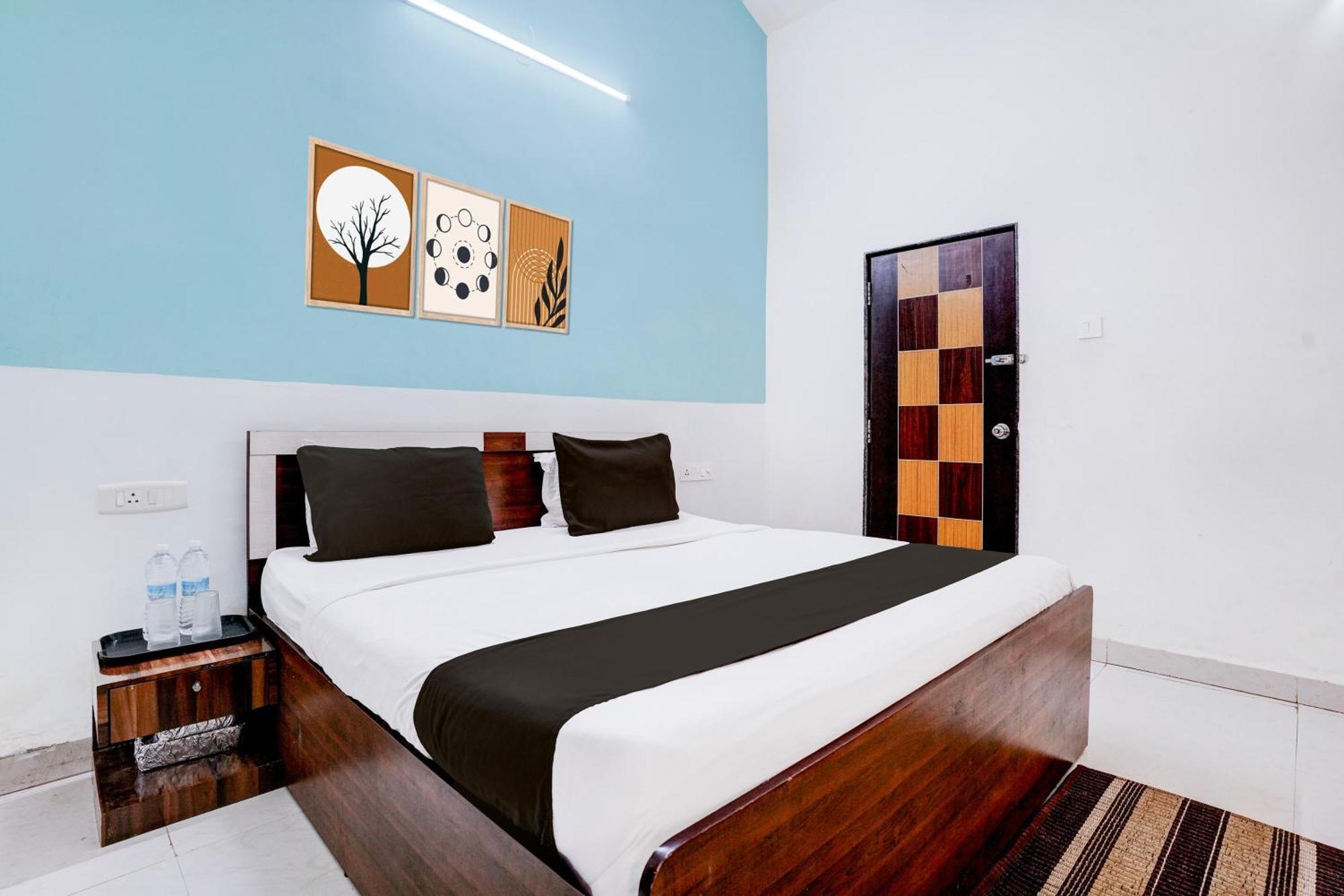 Oyo Flagship Triple Beach Guest House Benaulim Bagian luar foto