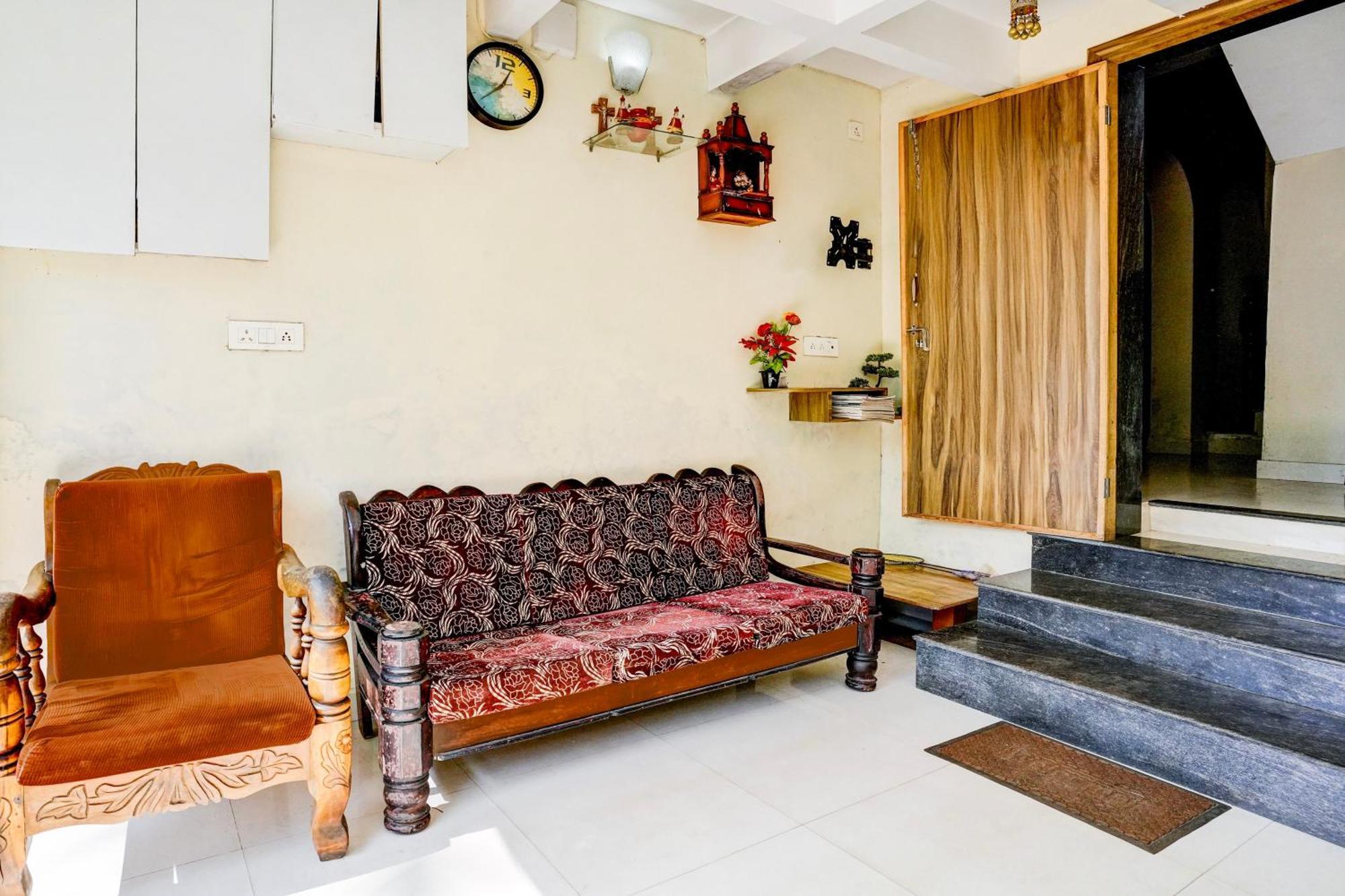 Oyo Flagship Triple Beach Guest House Benaulim Bagian luar foto